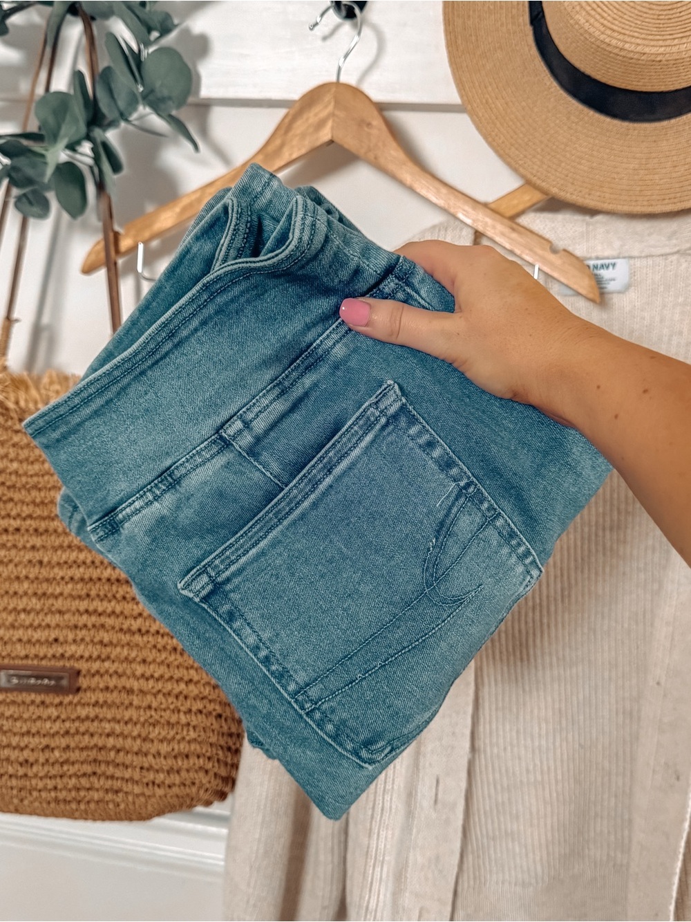 American Eagle Outfitters Pull On Stretch Jeans